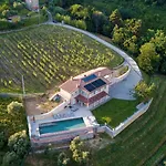 Grema, A With Infinity Pool Villa Loppeglia