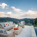Grema, A With Infinity Pool Loppeglia