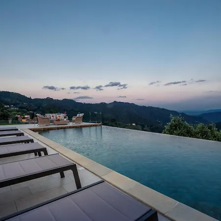 Grema, A With Infinity Pool *
